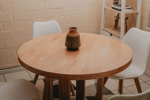 Découvrez les meilleures tables modernes en bois pour votre salle à manger