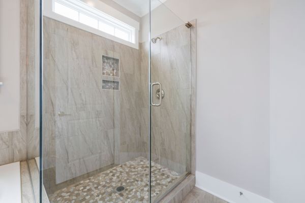 Porte de douche : guide complet pour choisir la meilleure option